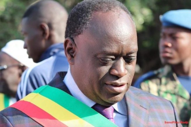 Me El Hadji Diouf chez Macky Sall, les dessous compliqués d’un ralliement ! Me El Hadji Diouf chez Macky Sall, les dessous compliqués d’un ralliement !