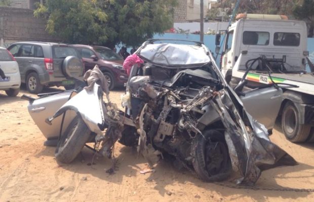Sicap Amitié : Une dame dans une Toyota heurte un arbre, 6 morts enregistrés ! Sicap Amitié : Une dame dans une Toyota heurte un arbre, 6 morts enregistrés !
