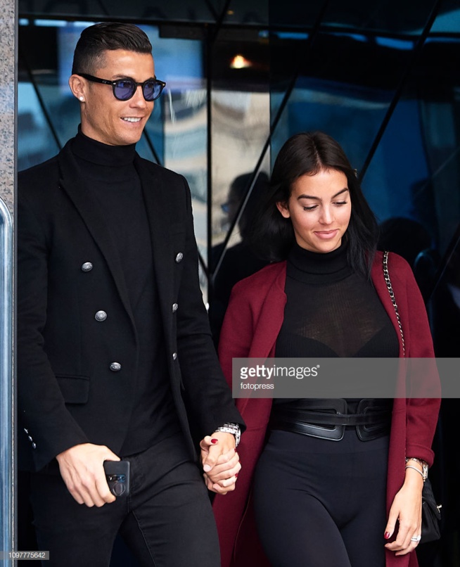 Cristiano Ronaldo et sa fiancée Georgina Rodriguez , en deuil après le décès de… Cristiano Ronaldo et sa fiancée Georgina Rodriguez , en deuil après le décès de…
