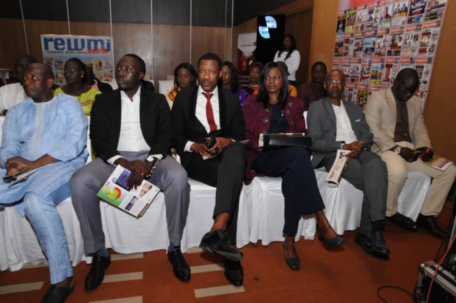 Les 100 images de la 10 ème cérémonie d'anniversaire du groupe de presse REWMI de Mbagnick Diop du MEDS.