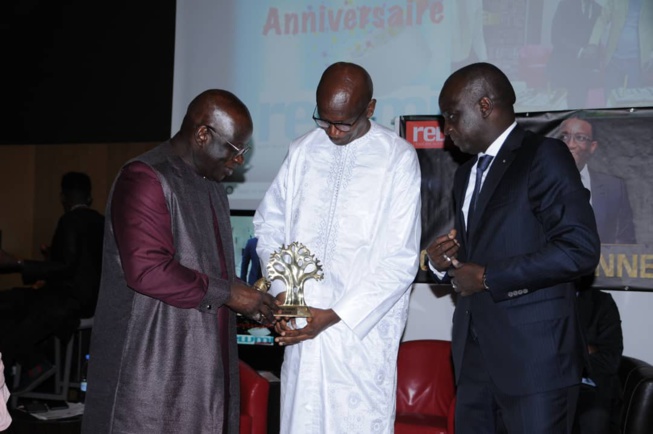 Les 100 images de la 10 ème cérémonie d'anniversaire du groupe de presse REWMI de Mbagnick Diop du MEDS.