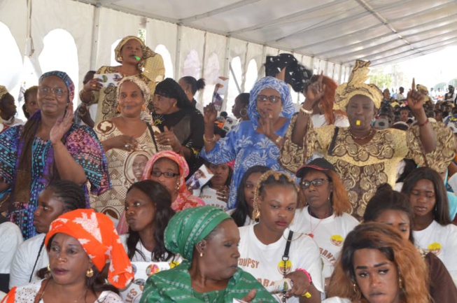 Meeting : Diop Sy et la CJPE ont la réussit la forte mobilisation à la place de la nation pour la réélection de Macky Sall.