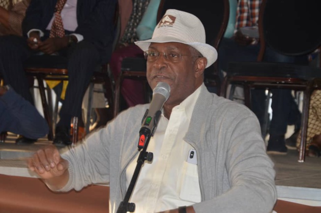 Meeting : Diop Sy et la CJPE ont la réussit la forte mobilisation à la place de la nation pour la réélection de Macky Sall. Meeting : Diop Sy et la CJPE ont la réussit la forte mobilisation à la place de la nation pour la réélection de Macky Sall.