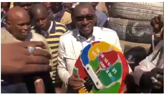 Vidéo : Sidiki Kaba en « Bongo » devient la risée du web Vidéo : Sidiki Kaba en « Bongo » devient la risée du web