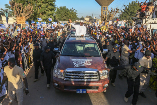 Affluence monstre à Touba et Mbacké pour le meeting de Macky Sall Affluence monstre à Touba et Mbacké pour le meeting de Macky Sall