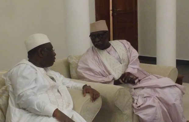 Macky Sall reçu par le Khalife général des Tidianes tard dans la nuit Macky Sall reçu par le Khalife général des Tidianes tard dans la nuit