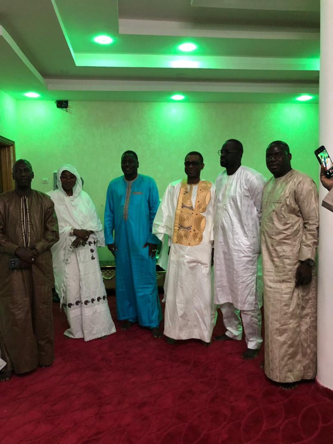 Un accueil chaleureux à Youssou Ndour et ses amis par Sokhna Baly à Touba; Un accueil chaleureux à Youssou Ndour et ses amis par Sokhna Baly à Touba;