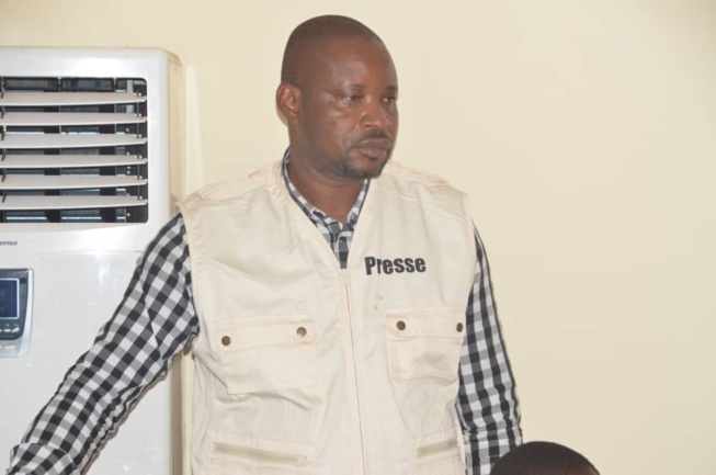 Élection présidentielle 2019: La SYNPICS a présenté les gilets de la presse. Élection présidentielle 2019: La SYNPICS a présenté les gilets de la presse.