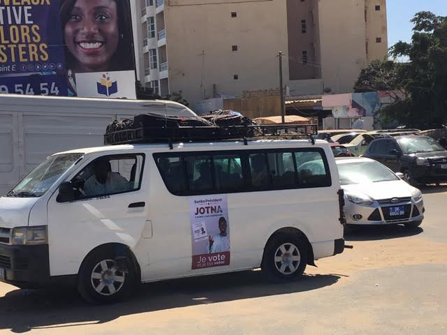 Faute de moyens logistiques : L’équipe de campagne de Ousmane Sonko et la presse ne peuvent quitter Dakar, un de ses proches accuse Atepa Faute de moyens logistiques : L’équipe de campagne de Ousmane Sonko et la presse ne peuvent quitter Dakar, un de ses proches accuse Atepa