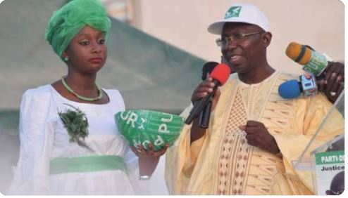 Issa Sall accuse Macky Sall d’inaugurer des chantiers inachevés et de diviser des familles impactées Issa Sall accuse Macky Sall d’inaugurer des chantiers inachevés et de diviser des familles impactées