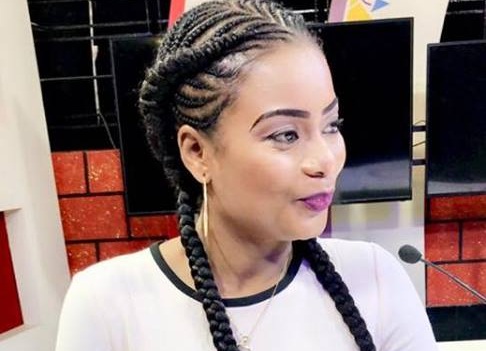 Merry Bèye Diouf se dévoile, dans un nouveau style, et brille de mille feux