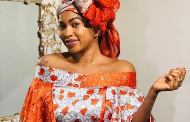 Marichou ravissante… Sagnsé Sénégalaises lui va à merveille Marichou ravissante… Sagnsé Sénégalaises lui va à merveille