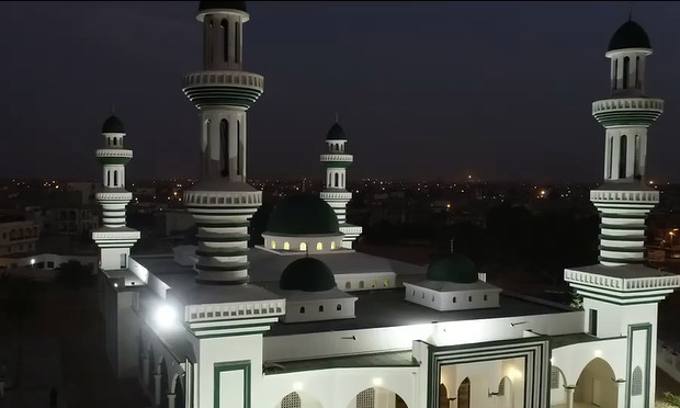 Vidéo – Grande Mosquée de Guédiawaye: sous des angles jamais vus… Vidéo – Grande Mosquée de Guédiawaye: sous des angles jamais vus…