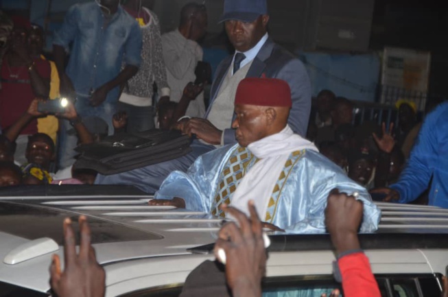 Une foule immense accueille Abdoulaye Wade à Pikine Une foule immense accueille Abdoulaye Wade à Pikine