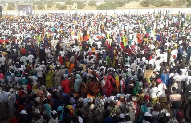 Après Malem-Hodar et Kaffrine, Youssou Ndour accueilli en fanfare à Koungheul Après Malem-Hodar et Kaffrine, Youssou Ndour accueilli en fanfare à Koungheul