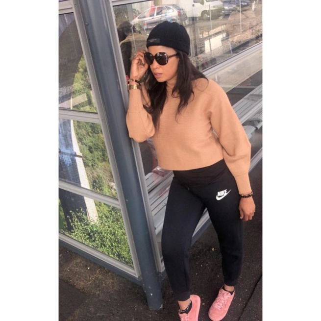 France: L’actrice Adama se la coule douce, fait bonne figure France: L’actrice Adama se la coule douce, fait bonne figure