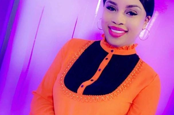 Adja Biteye, la belle présentatrice de 7 TV cède à la …..
