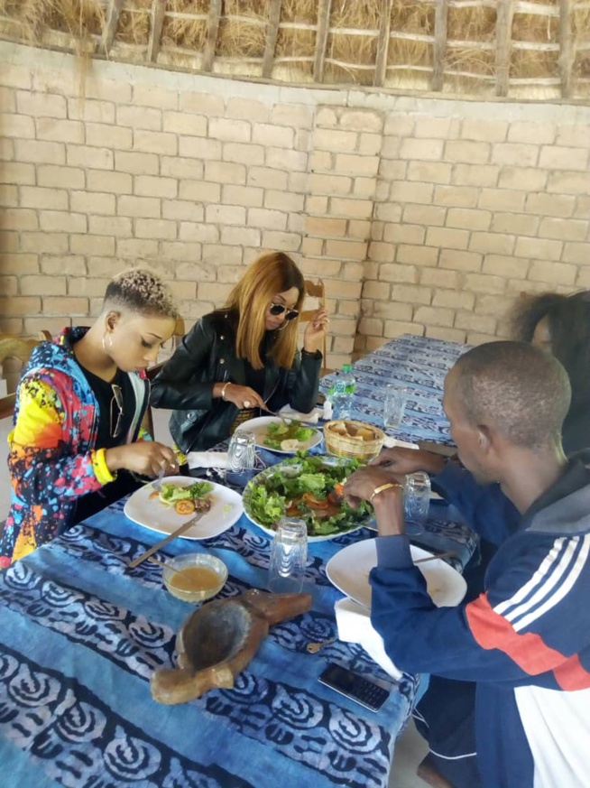 Arrivé du groupe SAFARI pour le carnaval des jeunes de Kafountine Arrivé du groupe SAFARI pour le carnaval des jeunes de Kafountine