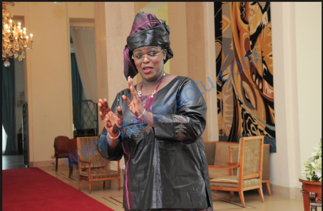 Après le “Mbarasse”, cette nouvelle danse de Marième Faye Sall fait le buzz Après le “Mbarasse”, cette nouvelle danse de Marième Faye Sall fait le buzz