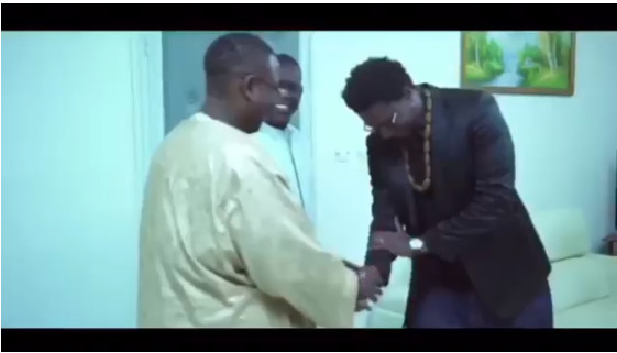 Le rappeur Simon à Macky Sall « Deffal Loula Nekh Yaa Tey » Regardez le clip