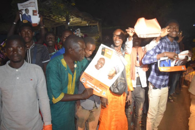 - Le passage de la caravane "Orange" d'Idrissa Seck à Kidira - Le passage de la caravane "Orange" d'Idrissa Seck à Kidira