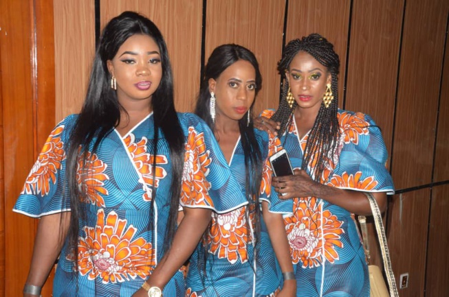 72 H EN GAMBIE: Pape Diouf en sound check au "PENCH MI" du Paradise Hotel avant le Gala Diner 72 H EN GAMBIE: Pape Diouf en sound check au "PENCH MI" du Paradise Hotel avant le Gala Diner