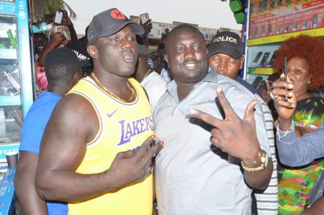 Balla Gaye 2 accueillit comme un roi en Gambie.