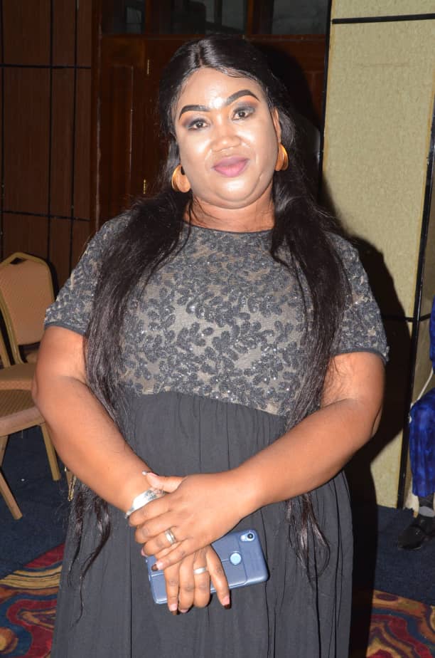 Les belles Gambiennes au top à la soirée de Pape Diouf avec S&J PROPRETIES de Binta Ndaw