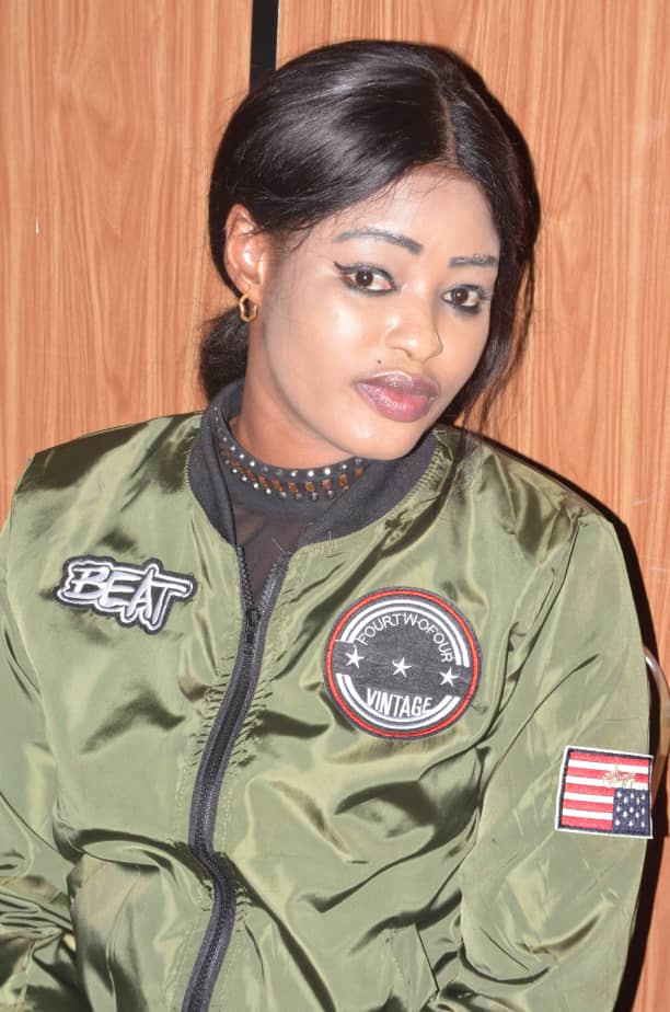 Les belles Gambiennes au top à la soirée de Pape Diouf avec S&J PROPRETIES de Binta Ndaw