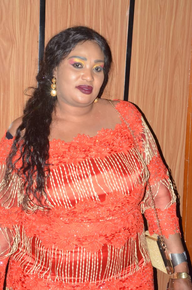 Les belles Gambiennes au top à la soirée de Pape Diouf avec S&J PROPRETIES de Binta Ndaw