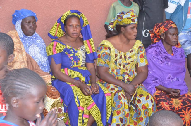 L' accueille de Queen Biz au 21 eme éditions du carnaval du Sud avec les jeunes de Kafountine.