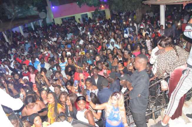 EN IMAGES: Birkama Pape Diouf remplit le Jokko Art pour fermer ses 72H en Gambie.