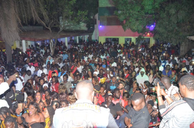 EN IMAGES: Birkama Pape Diouf remplit le Jokko Art pour fermer ses 72H en Gambie.