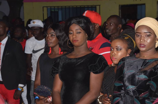 EN IMAGES: Birkama Pape Diouf remplit le Jokko Art pour fermer ses 72H en Gambie. EN IMAGES: Birkama Pape Diouf remplit le Jokko Art pour fermer ses 72H en Gambie.