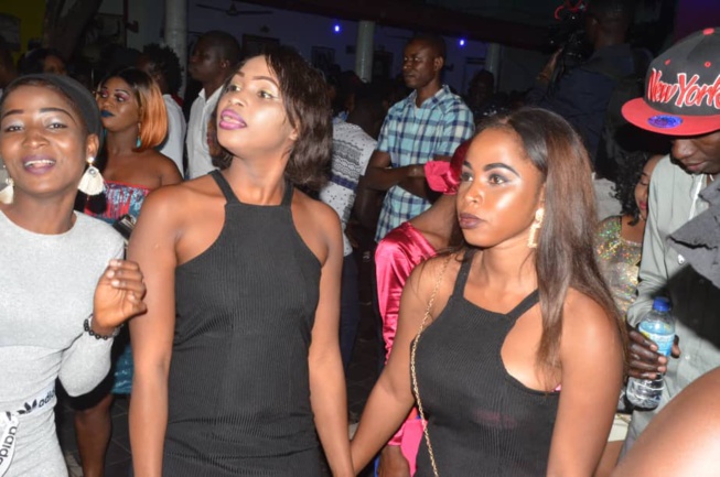 EN IMAGES: Birkama Pape Diouf remplit le Jokko Art pour fermer ses 72H en Gambie.