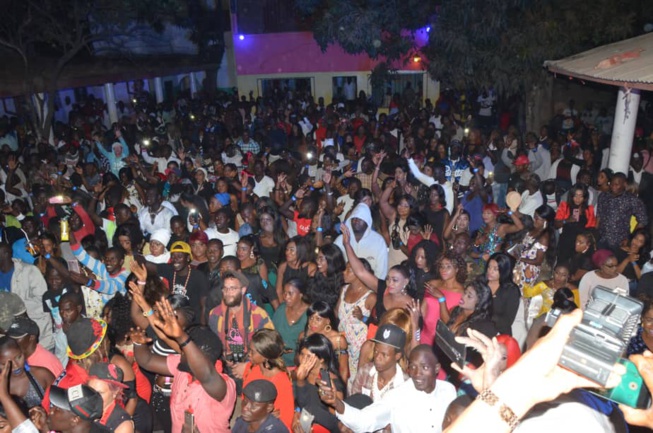 EN IMAGES: Birkama Pape Diouf remplit le Jokko Art pour fermer ses 72H en Gambie. EN IMAGES: Birkama Pape Diouf remplit le Jokko Art pour fermer ses 72H en Gambie.