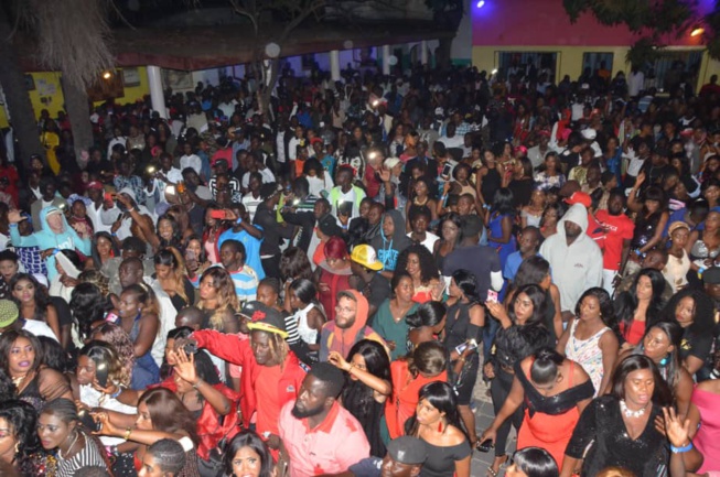 EN IMAGES: Birkama Pape Diouf remplit le Jokko Art pour fermer ses 72H en Gambie. EN IMAGES: Birkama Pape Diouf remplit le Jokko Art pour fermer ses 72H en Gambie.