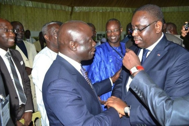 Macky Sall tacle Idrissa Seck et consorts et parle de "coalitions de recalés, d'expulsés et de repêchés"