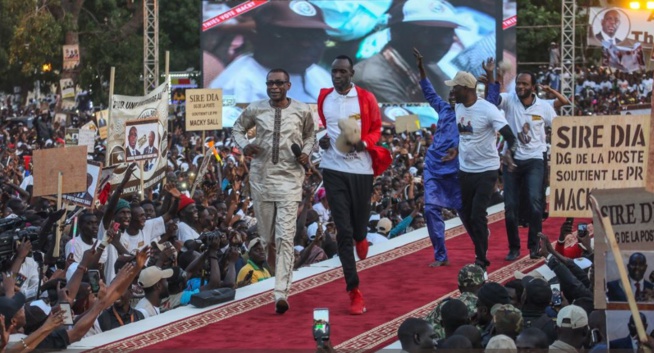 Youssou Ndour et Sanex font la course à Thiès, regardez