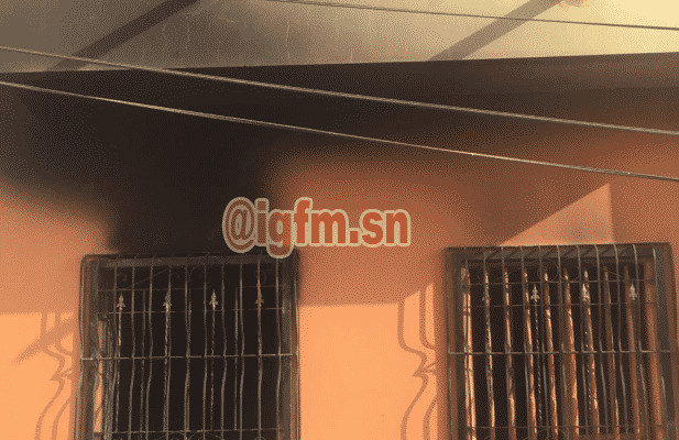 Vidéo- Un violent incendie ravage la maison d'un souteneur de Macky Sall à Thiès Vidéo- Un violent incendie ravage la maison d'un souteneur de Macky Sall à Thiès