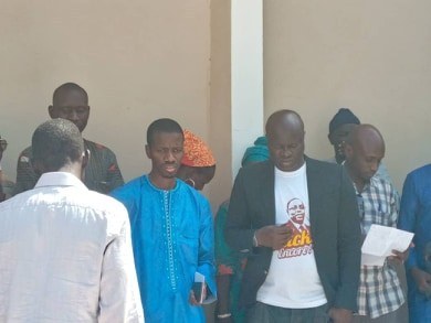 Nioro du Rip : Caravane et dotation du matériel médical par le maire de Paos Koto, Malick Hanne Nioro du Rip : Caravane et dotation du matériel médical par le maire de Paos Koto, Malick Hanne