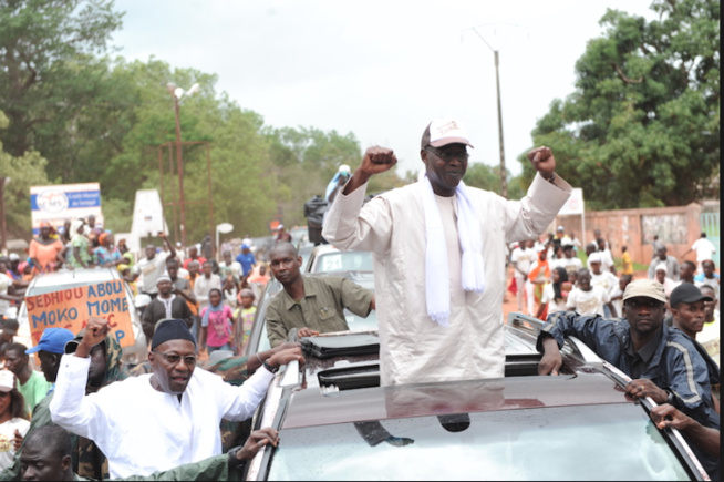 VIDÉO - Huées chez Serigne Mountakha : "Le Premier ministre victime d'une mise en scène orchestrée par des Rewmistes. Le Khalife a promis de sévir" (Abô Sall) VIDÉO - Huées chez Serigne Mountakha : "Le Premier ministre victime d'une mise en scène orchestrée par des Rewmistes. Le Khalife a promis de sévir" (Abô Sall)