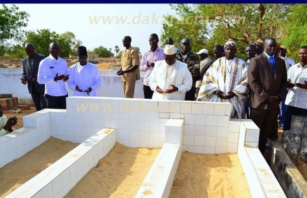 Macky Sall « Je vais me recueillir aux tombes de mes parents avant d’accomplir mon devoir de vote » Sama Yaye 23 septembre Laa Lakou, Sama Papa aussi 23 septembre