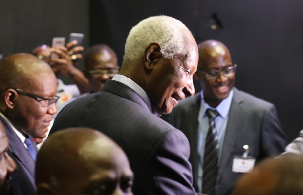 VIDÉO: L’ANCIEN PRÉSIDENT ABDOU DIOUF, A VOTÉ À PARIS