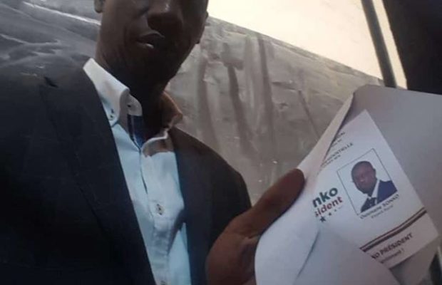Deux cas de fraude signalés à Thiaroye et Ouagou Niayes. Des bulletins blancs sans l’effigie du Candidat Ousmane SONKO Deux cas de fraude signalés à Thiaroye et Ouagou Niayes. Des bulletins blancs sans l’effigie du Candidat Ousmane SONKO