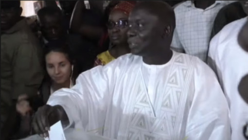 Idrissa Seck largement en tête dans un bureau de vote à Touba