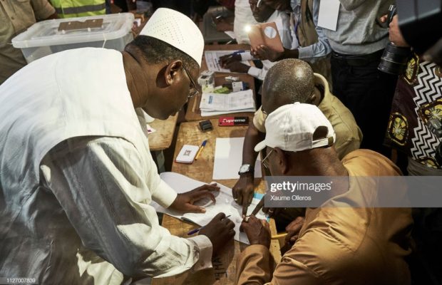 Macky remporte dans des bureaux de vote à Bakel et à Matam, ratisse le Podor et devance Sonko à Sédhiou