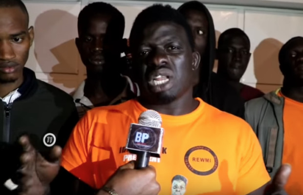 VIDÉO – ZOSS TACLE SÉVÈREMENT YOUSSOU NDOUR, LA TFM ET LES LUTTEURS QUI SOUTIENNENT MACKY SALL…