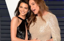 Oscars 2019: Les retrouvailles ! Kendall Jenner pose avec son père, dans une robe sexy qui dévoile presque tout!