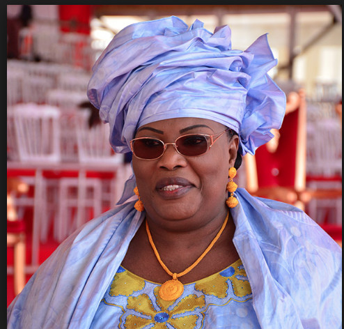 VIDEO - Aminata Mbengue Ndiaye défend le Pm: "Macky a déjà gagné au 1er tour, Boun Dionne n'a fait qu'..." VIDEO - Aminata Mbengue Ndiaye défend le Pm: "Macky a déjà gagné au 1er tour, Boun Dionne n'a fait qu'..."